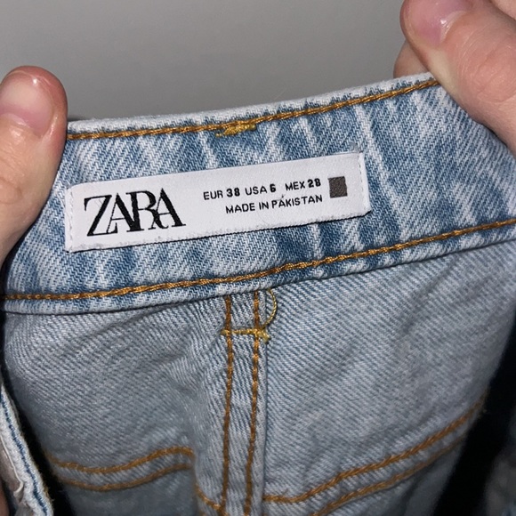 light wash no rips straight jeans! 🌊 - Picture 4 of 5